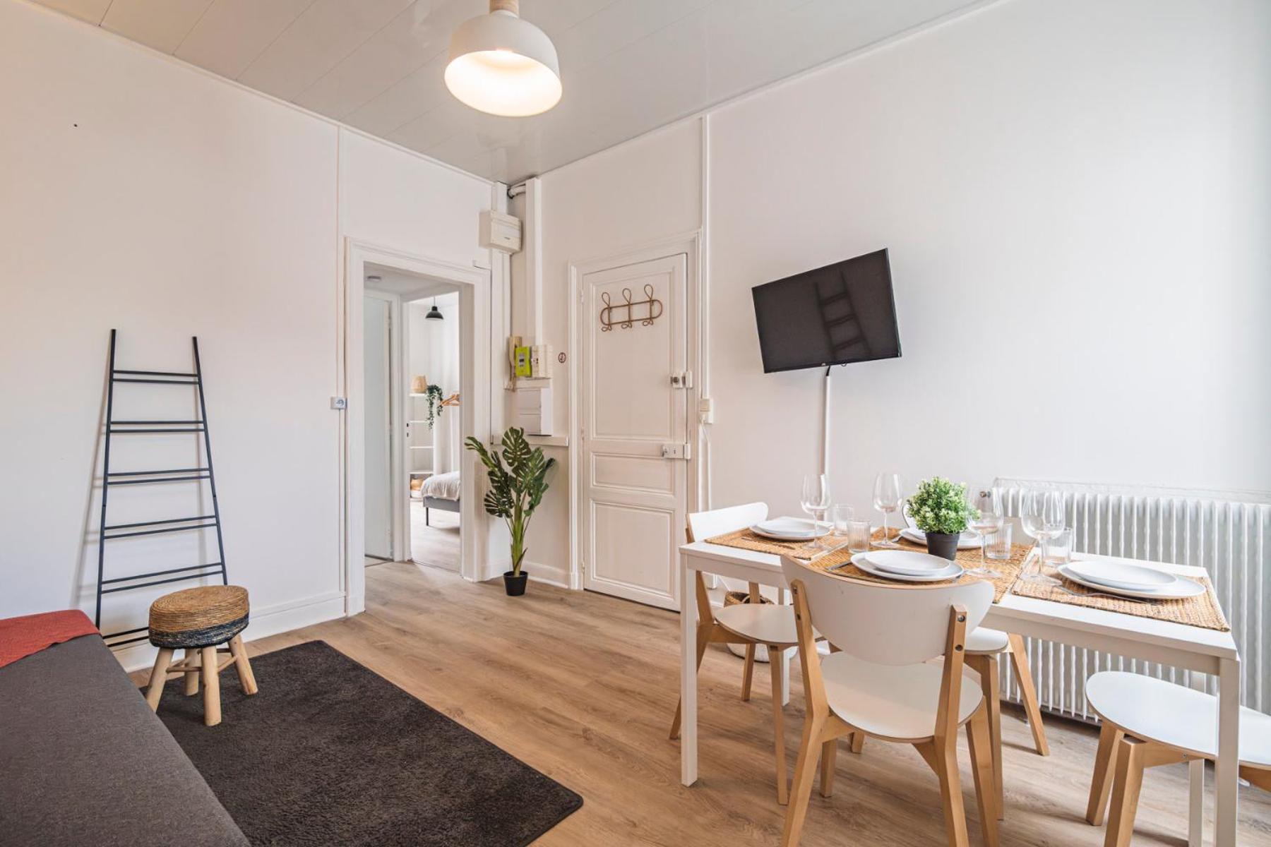 Le Zola - Charmant 2 Chambres - Centre Gare Реймс Екстер'єр фото